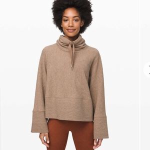 Lululemon Retreat Yourself Pullover, size XS/ Small